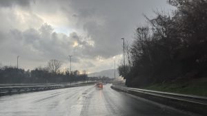 Arso izdal oranžno opozorilo: Pripravite jopice in dežnike