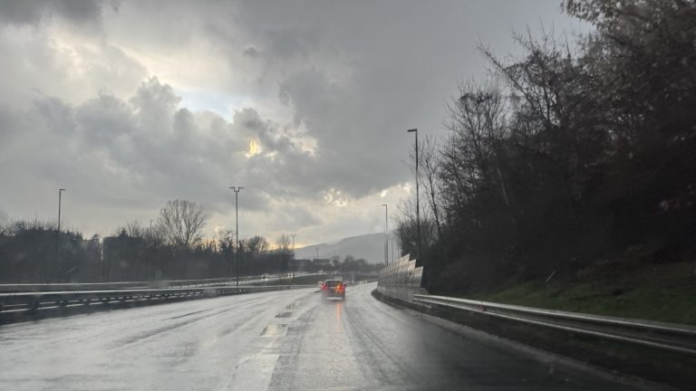 Arso izdal oranžno opozorilo: Pripravite jopice in dežnike