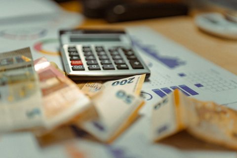 Banka Slovenije znižala napoved gospodarske rasti, inflacija bo višja od pričakovanj