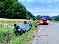 Neverjetna sreča v nesreči: Pijan prevrnil avtomobil, jo odnesel brez poškodb, a noč preživel v celici