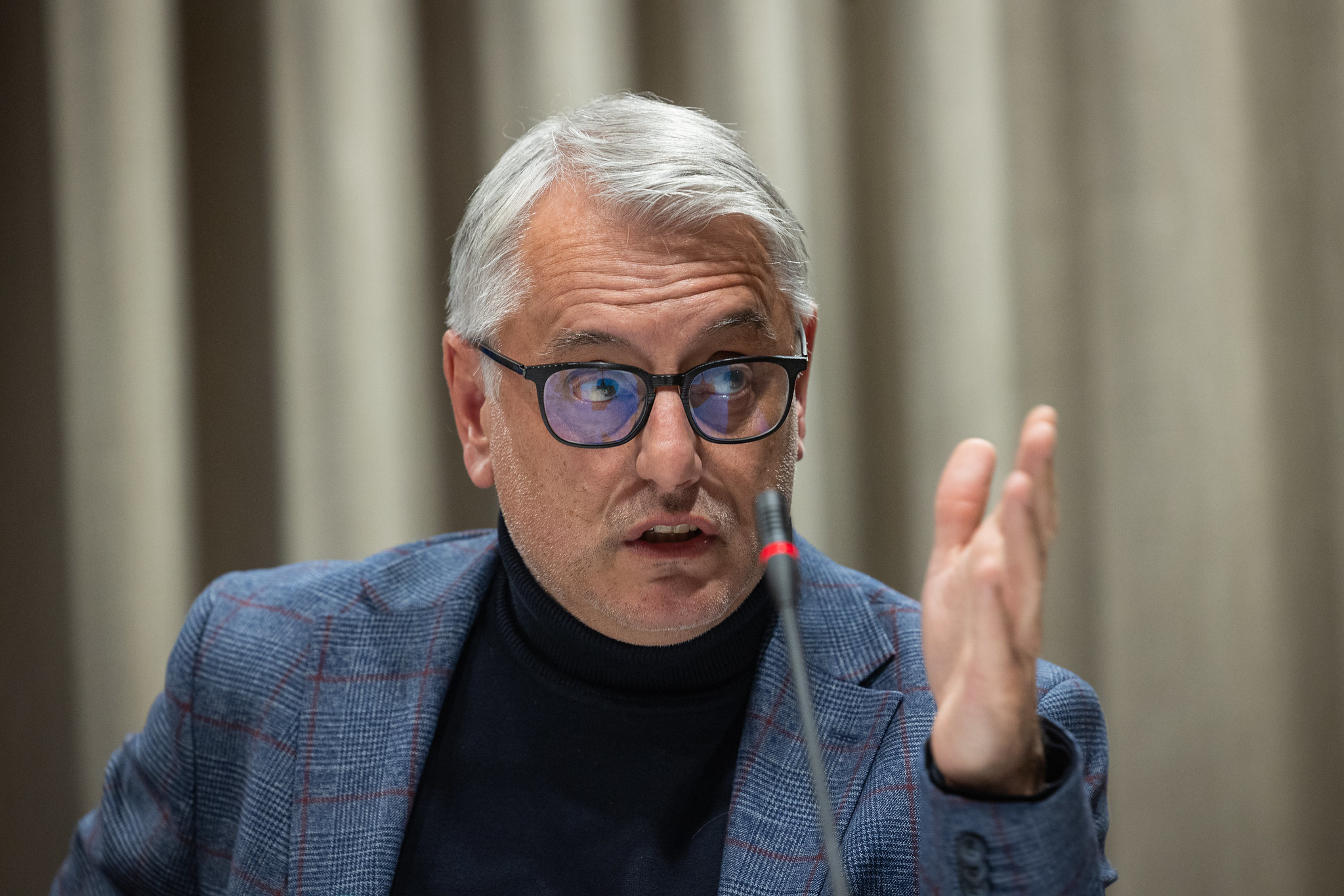 Konec ugibanj o sodelovanju: Han pojasnil, zakaj je dialog padel na izpitu zaupanja