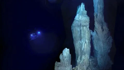 Izgubljeno mesto na dnu Atlantika bi lahko razkrilo skrivnost nastanka življenja