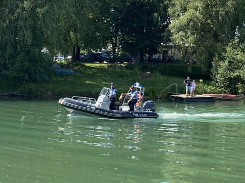 Policisti v nadzor rečnega prometa: To sporočajo vsem, ki iščejo poletno osvežitev
