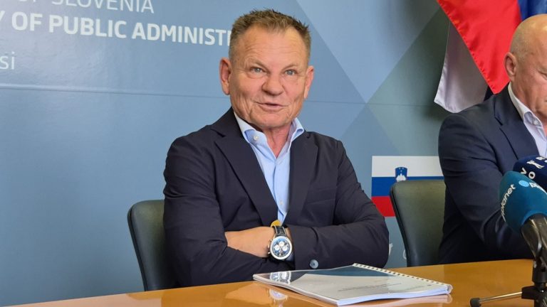Minister presenetil, prihajajo velike spremembe za policiste
