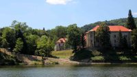 Graščina Dvor