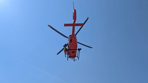 Na zahtevno pot v gore z majhnimi otroki v vozičkih, zdaj jih čaka ogromen račun