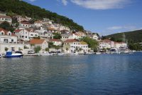 Po 18 letih dopustovanja na Hrvaškem ima dovolj: Bi vi plačali 25 evrov za čevapčiče na Braču?