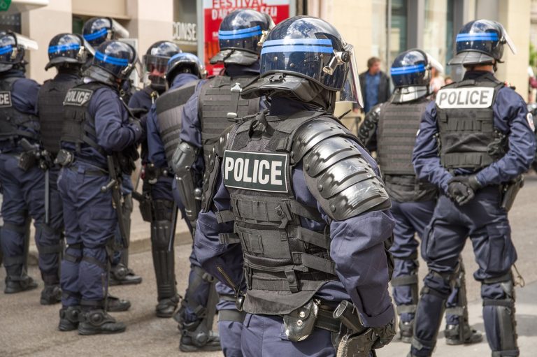 policija