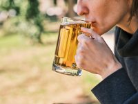 Kaj se zgodi z vašim telesom, če vsak dan pijete pivo? (Resnica vam ne bo všeč)