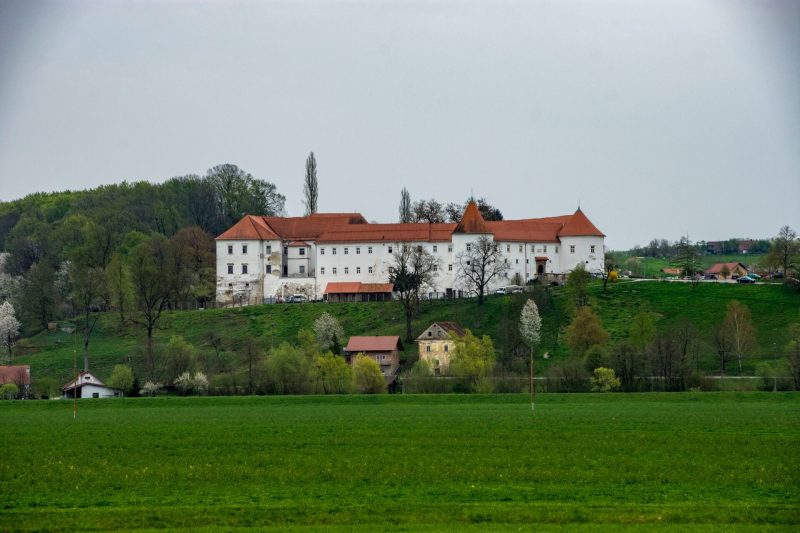 grad hrastovec