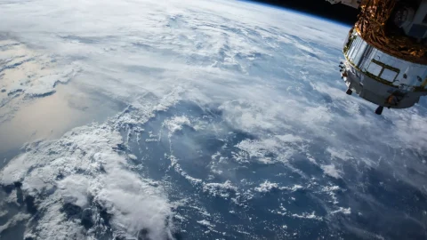 satelit v vesolju