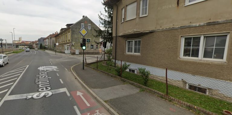 Zelena puščica ob rdeči luči ni enaka zeleni luči: Ena napaka je še posebej nevarna